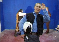 Needo in ungewohnten Rebel Fleet Trooper Outfit, Kaero (in Needo's Kostüm) und Matt üben derweil im Hintergrund.