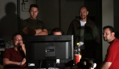 Auch Werner (Tydirium) hatte Spaß hinter dem Kontrollmonitor Erik, Michael, Werner und Dirk schauen gespannt auf den Kontroll-Monitor am Set.